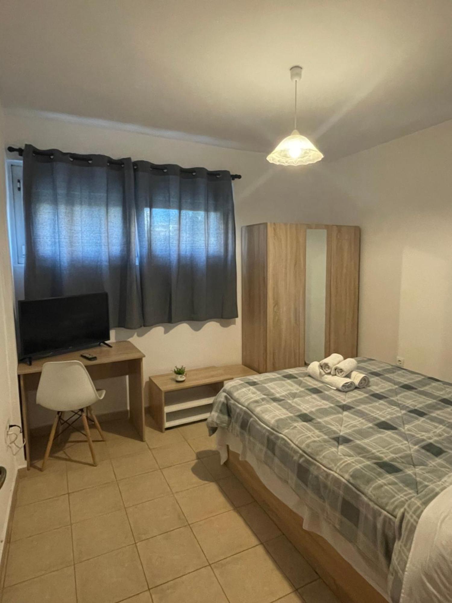 Semi-basement 250m From Sea, Nea Chili Apartment