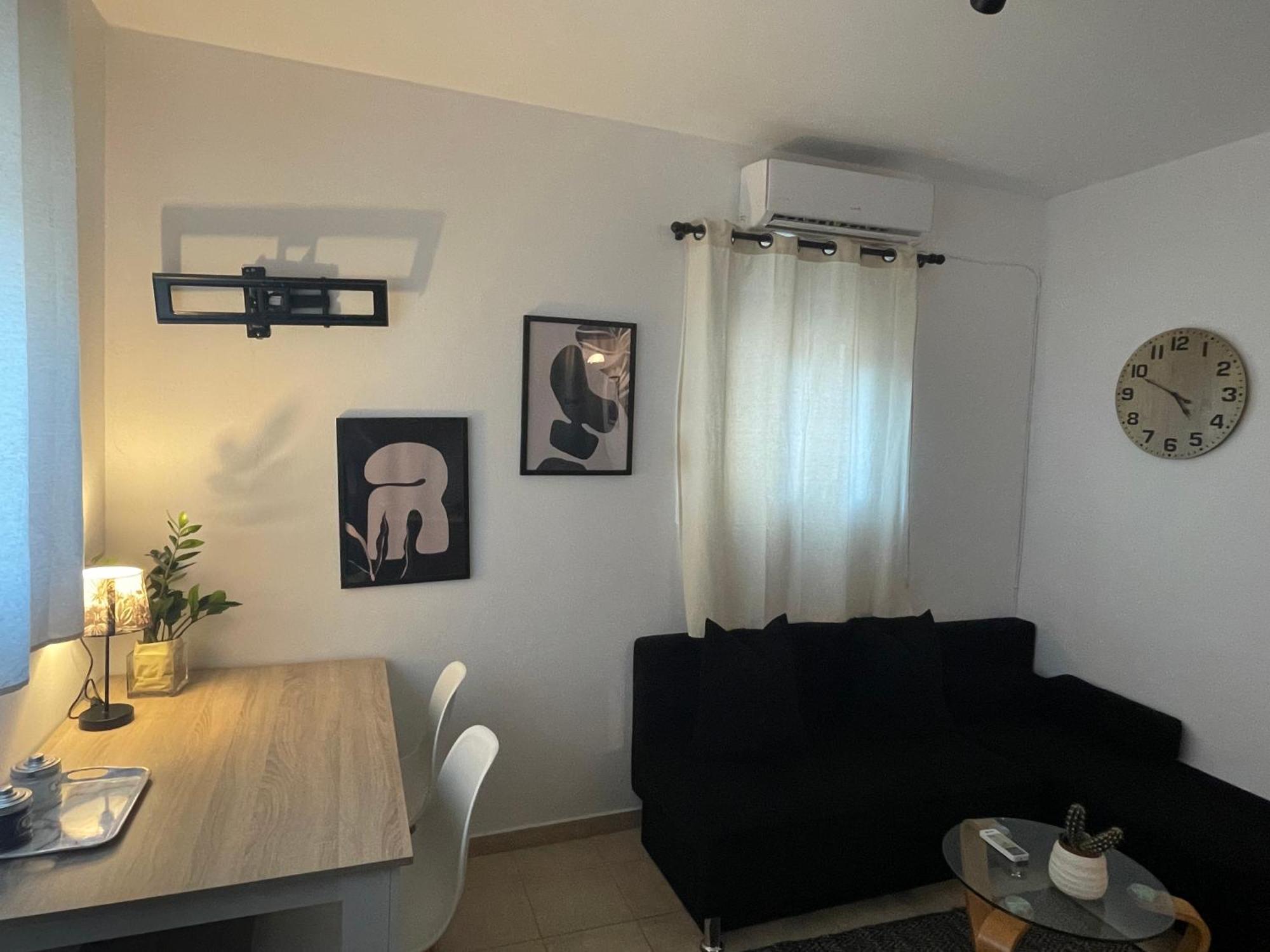 Semi-basement 250m From Sea, Nea Chili